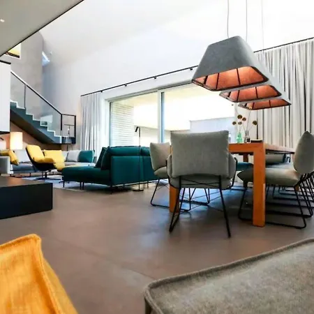 Lägenhet Lakeside Retreat In - Private Jacuzzi & Garden Oasis